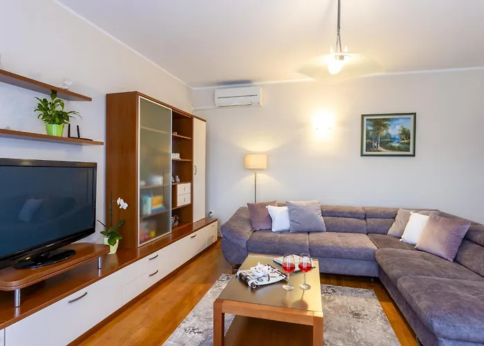 Diana By Briskva Villa *